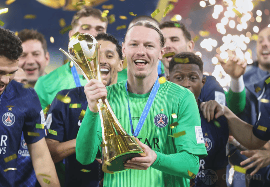 巴黎圣日耳曼首夺洲际杯,六冠王荣耀加身