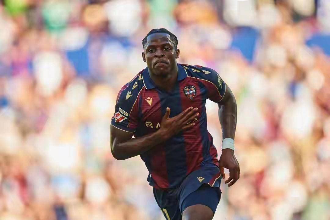 1.2亿标价+7成工资帽!穆帅6500万锁主力,欧冠没了就要卷铺盖?